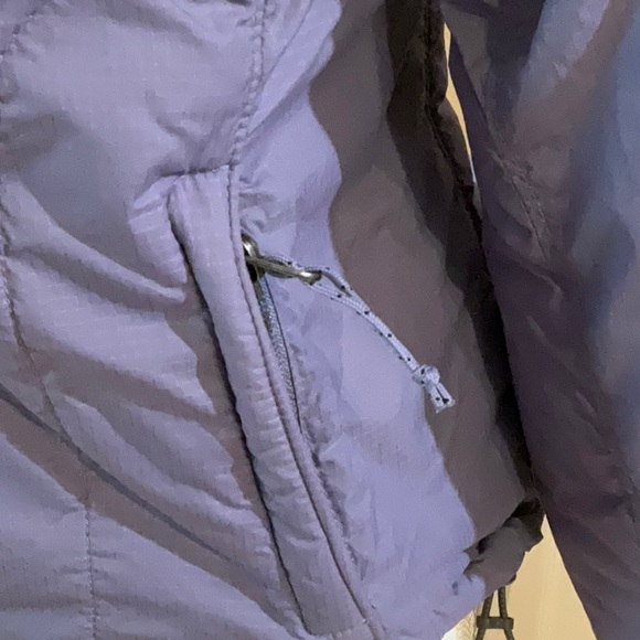The North Face Purple Puffer Jacket Lightweight Insulation - Picture 3 of 11